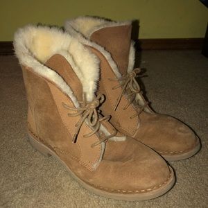 UGGS (Quincy)